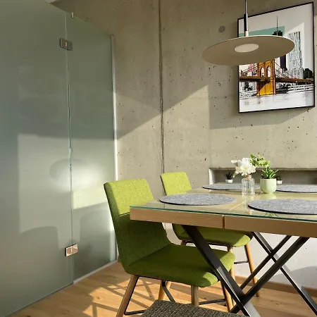 *brandnew* Modernes In Den Weinbergen Mit Pool Und Sauna * Spielfeld