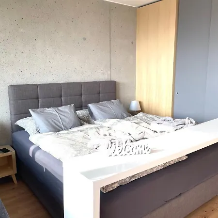 *brandnew* Modernes In Den Weinbergen Mit Pool Und Sauna Spielfeld