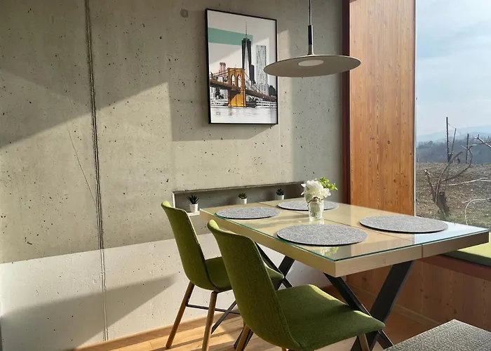 *brandnew* Modernes In Den Weinbergen Mit Pool Und Sauna